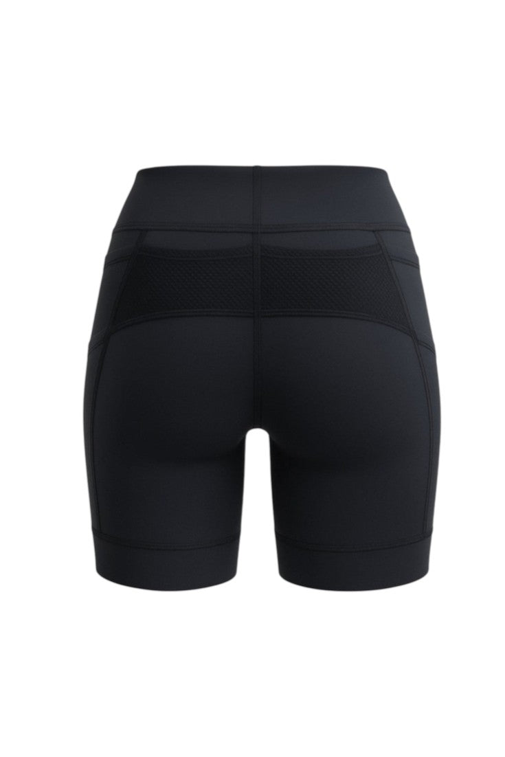 Bermuda de compressão feminina preta SPORTBR com bolsos traseiros funcionais, vista traseira, ideal para corrida.