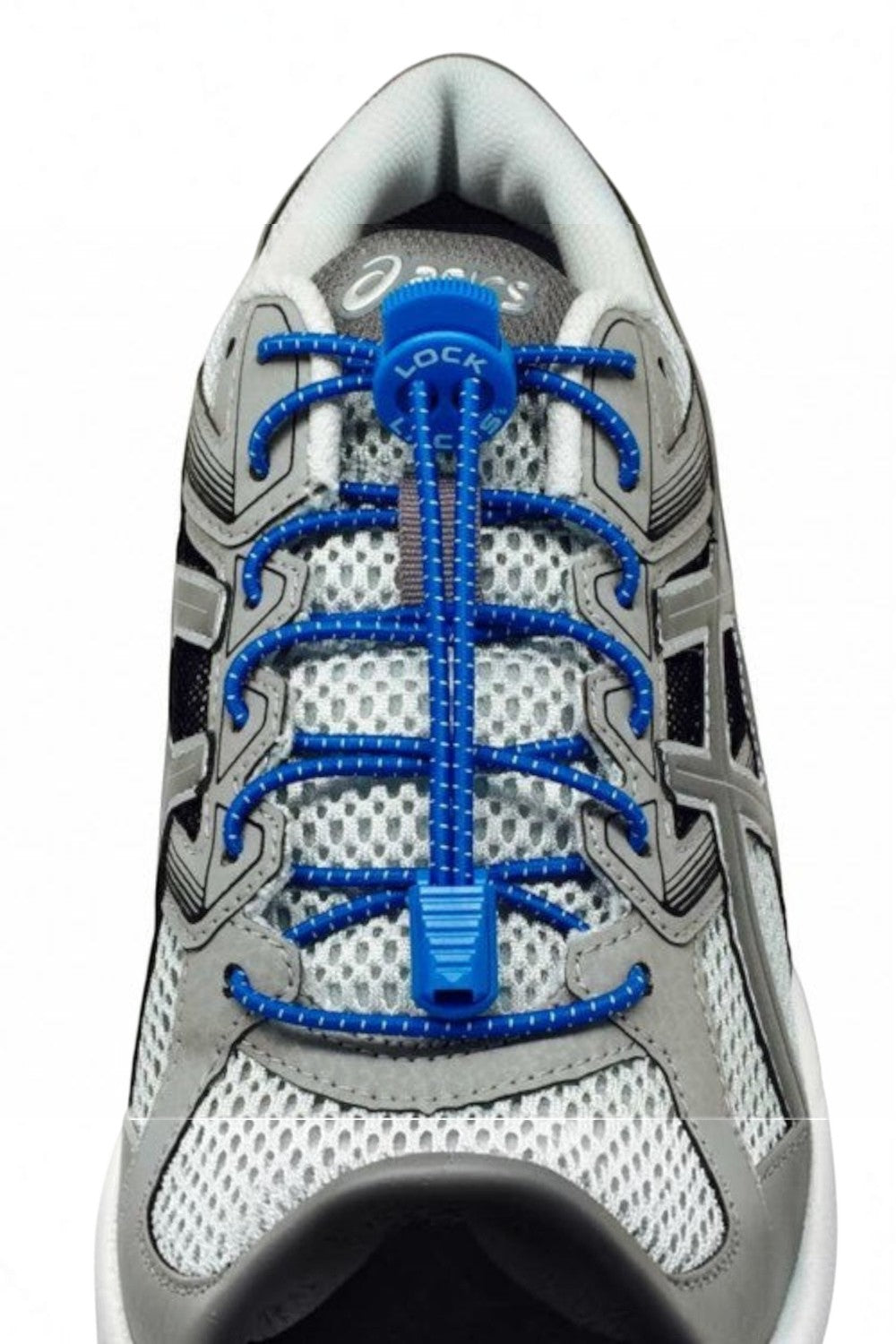 Cadarço elástico SPORTBR Lock Laces azul royal instalado em tênis de corrida, com sistema de travamento ajustável.