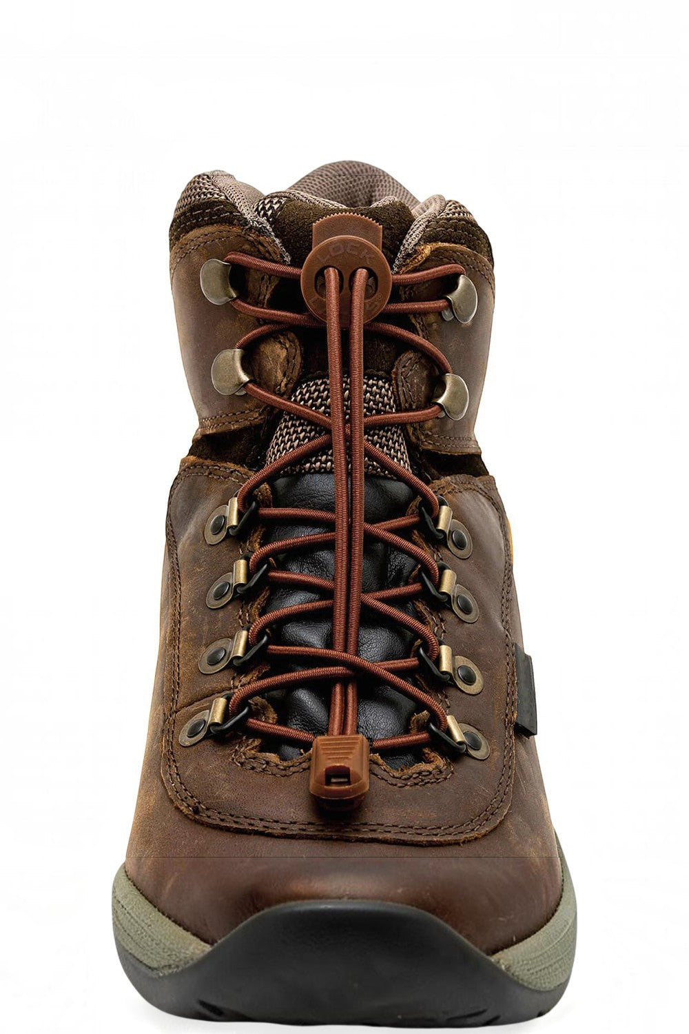 Cadarço elástico marrom SPORTBR Lock Laces instalado em bota de couro com sistema de ajuste rápido