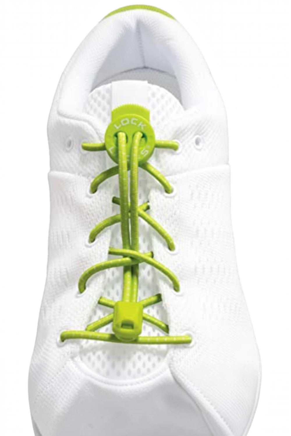 Cadarço elástico SPORTBR Lock Laces na cor verde maçã instalado em um tênis branco, com sistema de travamento ajustável.