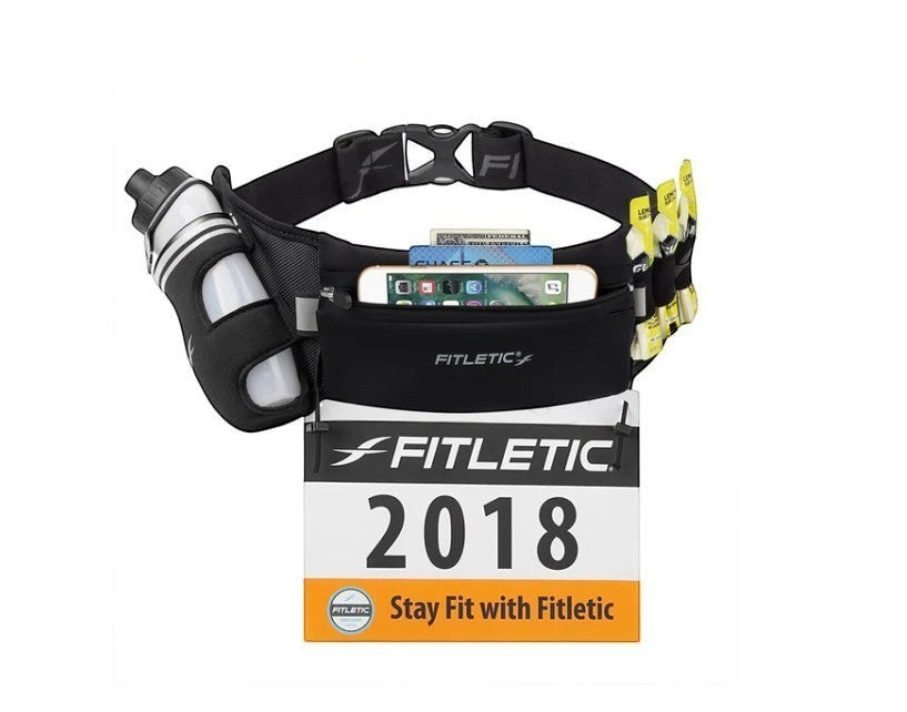 Cinto de hidratação preto Fitletic Fully Loaded com garrafa, celular, géis e porta número.