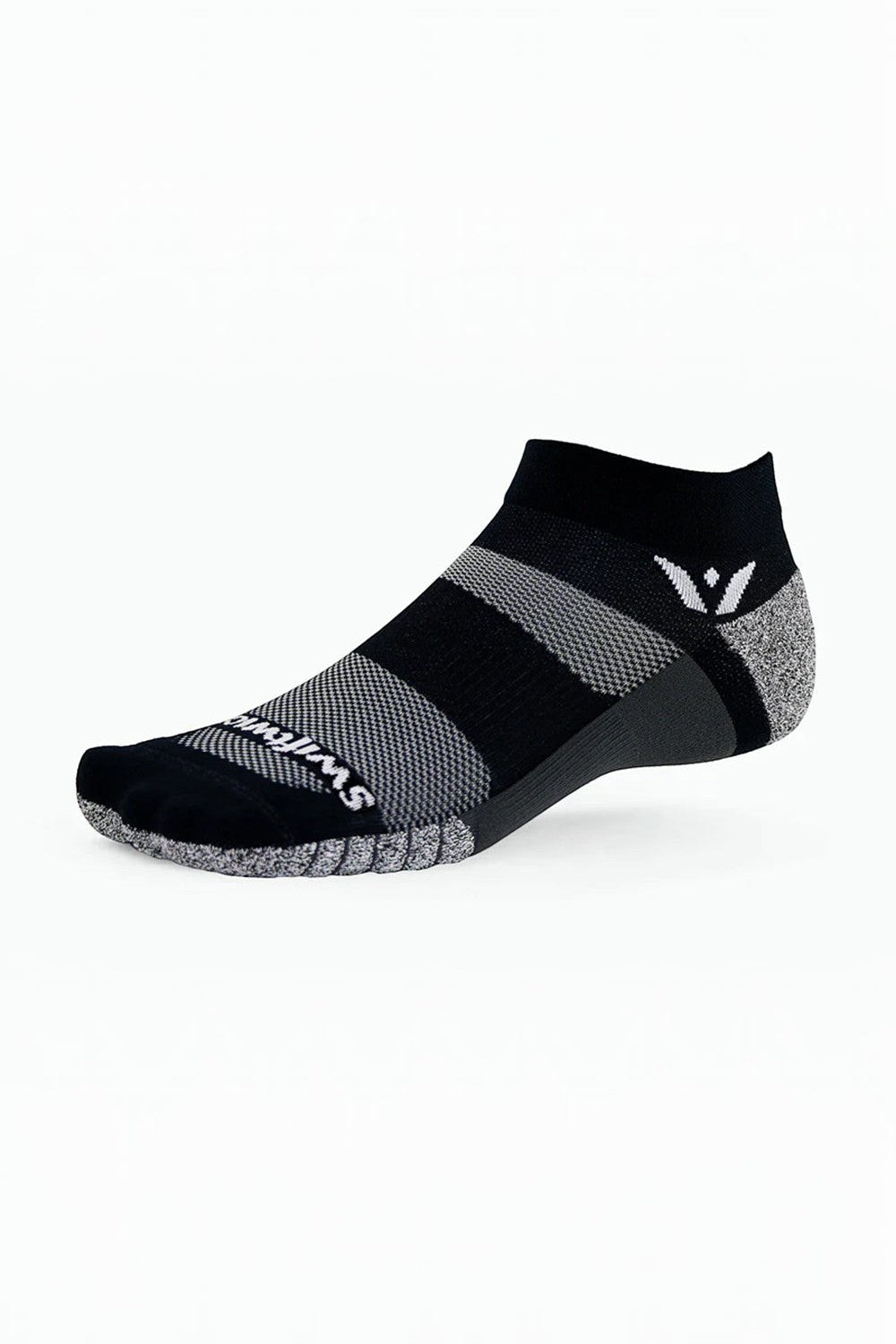 Meia de compressão SPORTBR Swiftwick Flite XT One preta de cano baixo com tecnologia de estabilidade e aderência