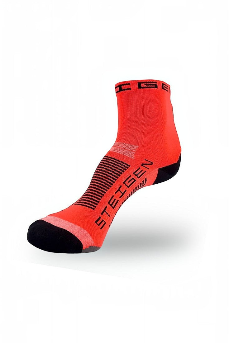 Meia de corrida SPORTBR Steigen cano médio na cor vermelho fluorescente com detalhes em preto e tecido técnico