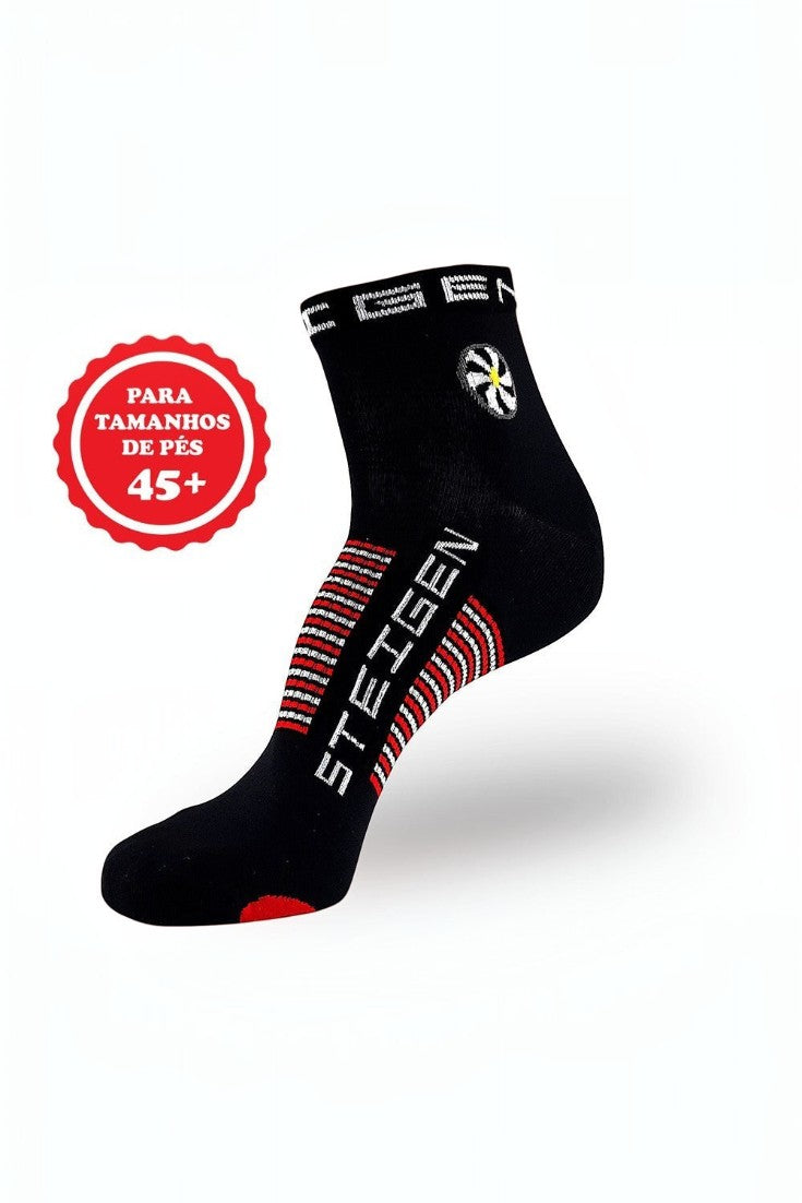 Meia de corrida SPORTBR Steigen preta de cano baixo para tamanhos grandes 45+, com design técnico e sem costura.
