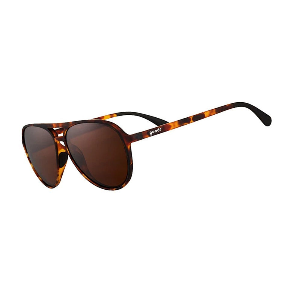 Óculos de sol aviador SPORTBR Amelia Earhart Ghosted Me com armação tartaruga e lentes marrons polarizadas.