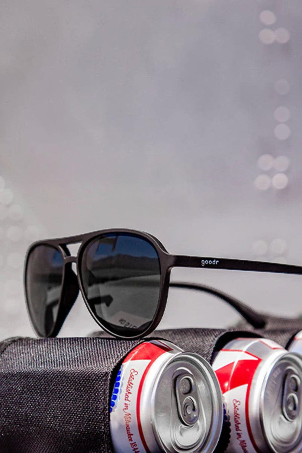 Óculos de sol SPORTBR Goodr Operation Blackout pretos com lentes polarizadas, ideais para corrida e esportes.
