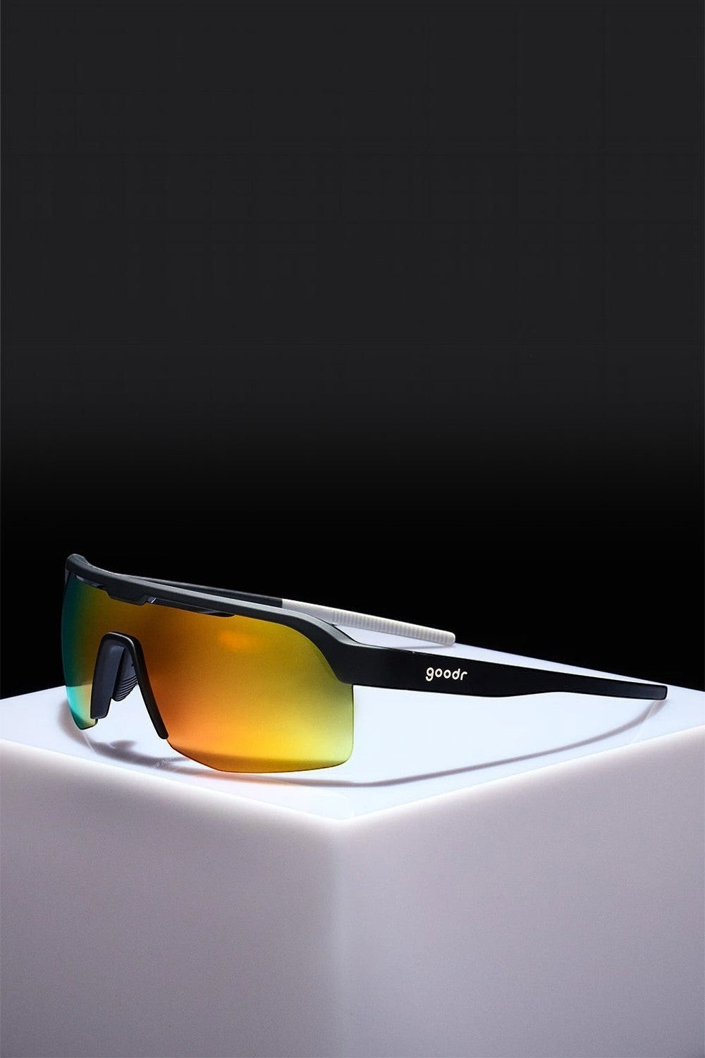Óculos de sol SPORTBR Goodr Do It for the Victory Dance com armação preta e lentes espelhadas laranja polarizadas