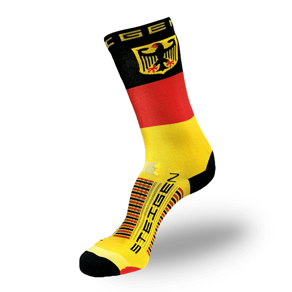 Meia corrida bandeira da Alemanha, cano alto e tamanho único. A meia é sem costura, anti-bolha e confortável.