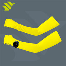 Manguito Esportivo Verão - Sportbr Amarelo é ideal para atividades ao ar livre, proporcionando conforto e praticidade. Feito com poliéster microfibra, que ajuda na rápida eliminação do suor. Possui saída para o relógio e encaixe para o dedo, permitindo liberdade total nos movimentos. Protege contra raios solares com tecido UV FPS50+ e também contra baixas temperaturas. Pode ser usado com regata, camiseta manga curta ou até mesmo com top.