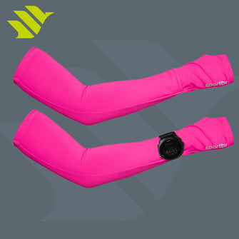 Manguito Esportivo Verão - Sportbr Rosa é ideal para atividades ao ar livre, proporcionando conforto e praticidade. Feito com poliéster microfibra, que ajuda na rápida eliminação do suor. Possui saída para o relógio e encaixe para o dedo, permitindo liberdade total nos movimentos. Protege contra raios solares com tecido UV FPS50+ e também contra baixas temperaturas. Pode ser usado com regata, camiseta manga curta ou até mesmo com top.