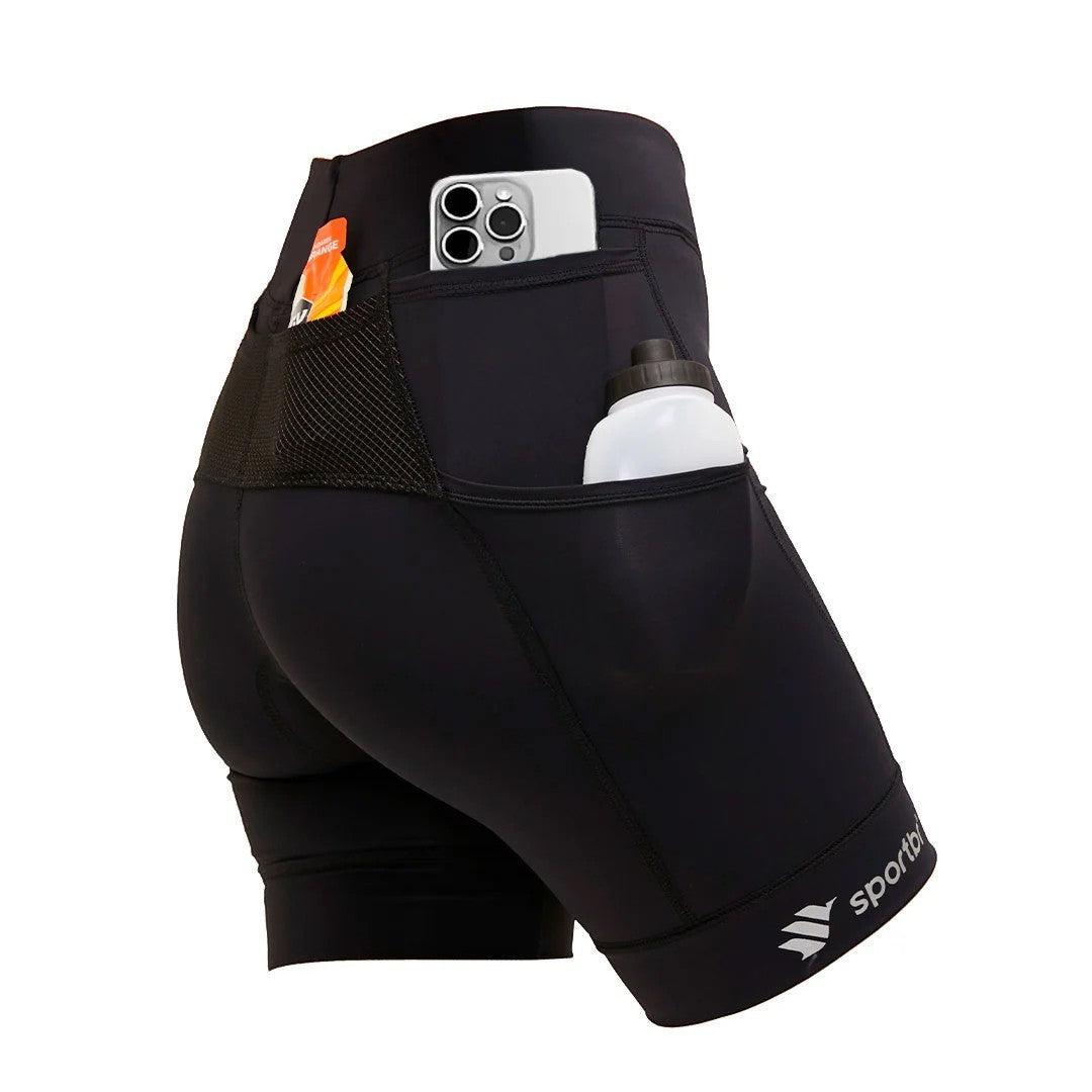 Bermuda de compressão feminina SPORTBR preta com 6 bolsos, ideal para corrida, com espaço para celular, garrafa e géis.