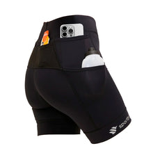 Bermuda de compressão feminina SPORTBR preta com 6 bolsos, ideal para corrida, com espaço para celular, garrafa e géis.