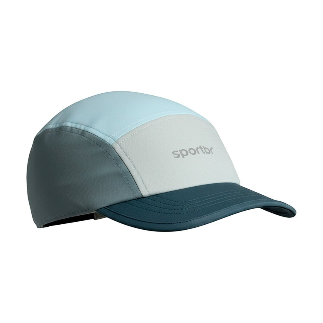 Boné de corrida SPORTBR cinza e azul claro, com painel frontal em tecido leve e respirável, aba dobrável e logo da marca discreto.