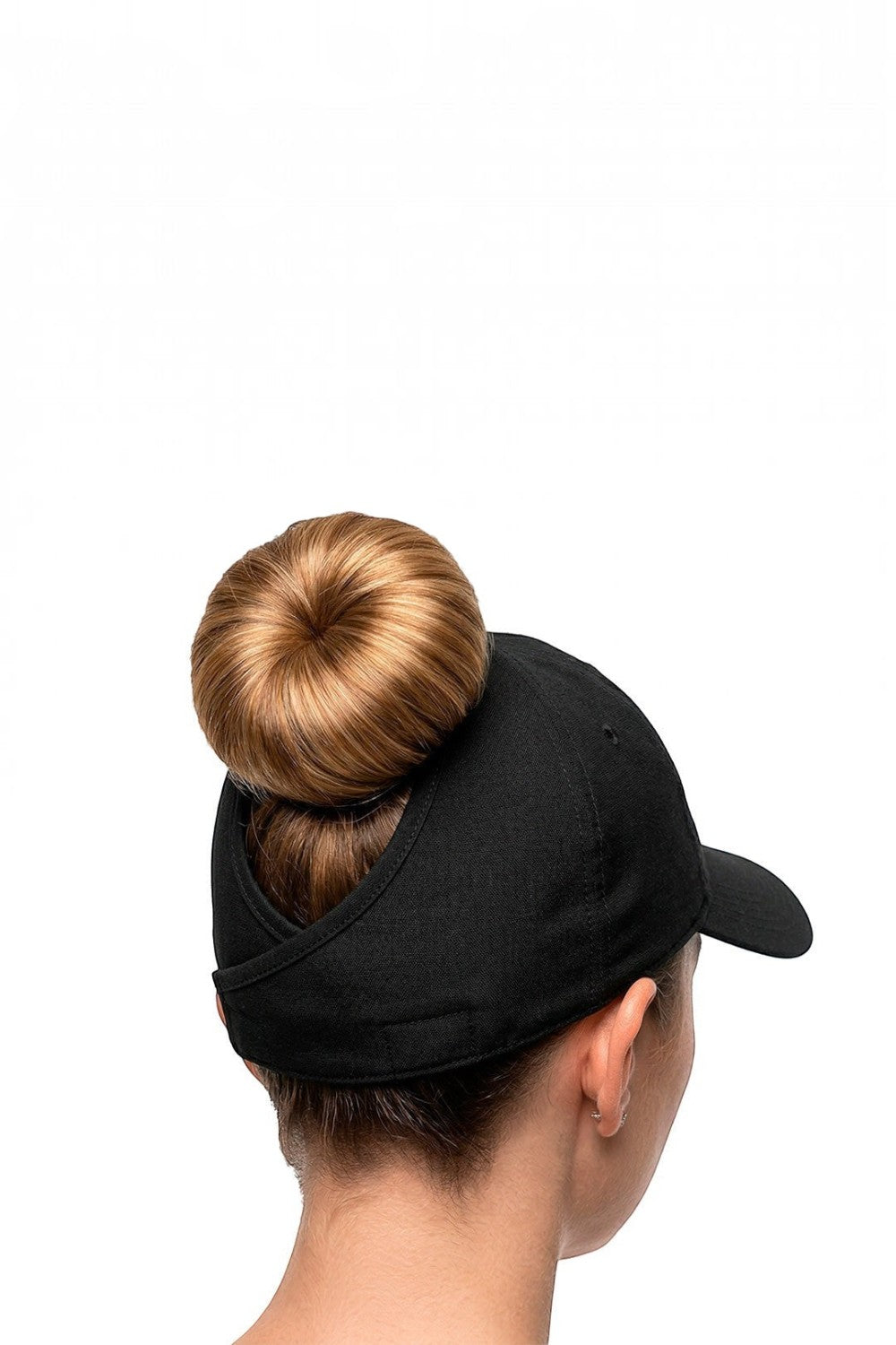 Boné de corrida preto SPORTBR com abertura traseira para rabo de cavalo ou coque, tecido leve e respirável.