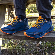Cadarço elástico Lock Laces laranja com fecho para tênis de corrida e uso diário.