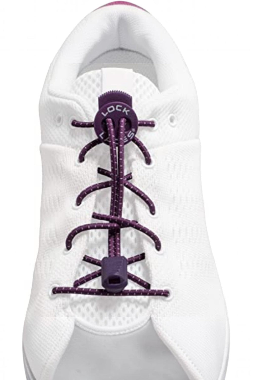 Cadarço elástico roxo SPORTBR Lock Laces instalado em tênis branco, com sistema de travamento ajustável.