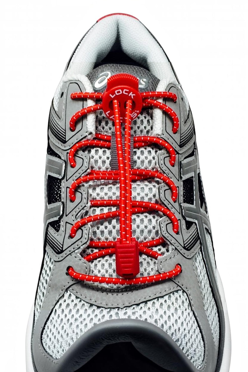 Cadarço elástico vermelho SPORTBR Lock Laces instalado em tênis de corrida cinza para ajuste rápido e prático