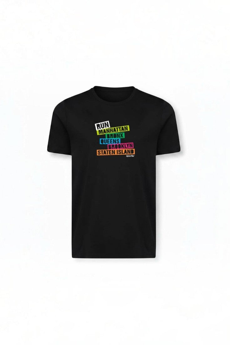 Camiseta preta SPORTBR com estampa colorida dos distritos de Nova York e a palavra RUN em destaque