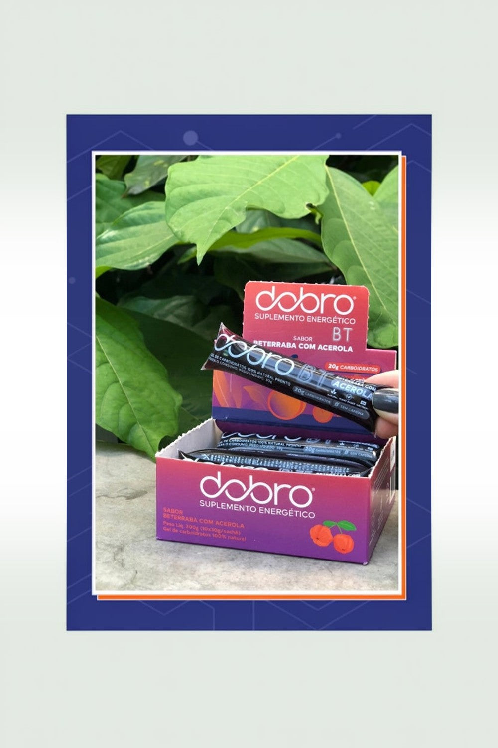 Caixa de sachês de gel de carboidrato SPORTBR DOBRO sabor beterraba com acerola, 100% natural e sem cafeína.