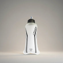 Garrafa Squeeze Soft Flask 500ml Fitletic transparente em TPU, ideal para corrida e esportes. Possui bico com válvula e tampa protetora.
