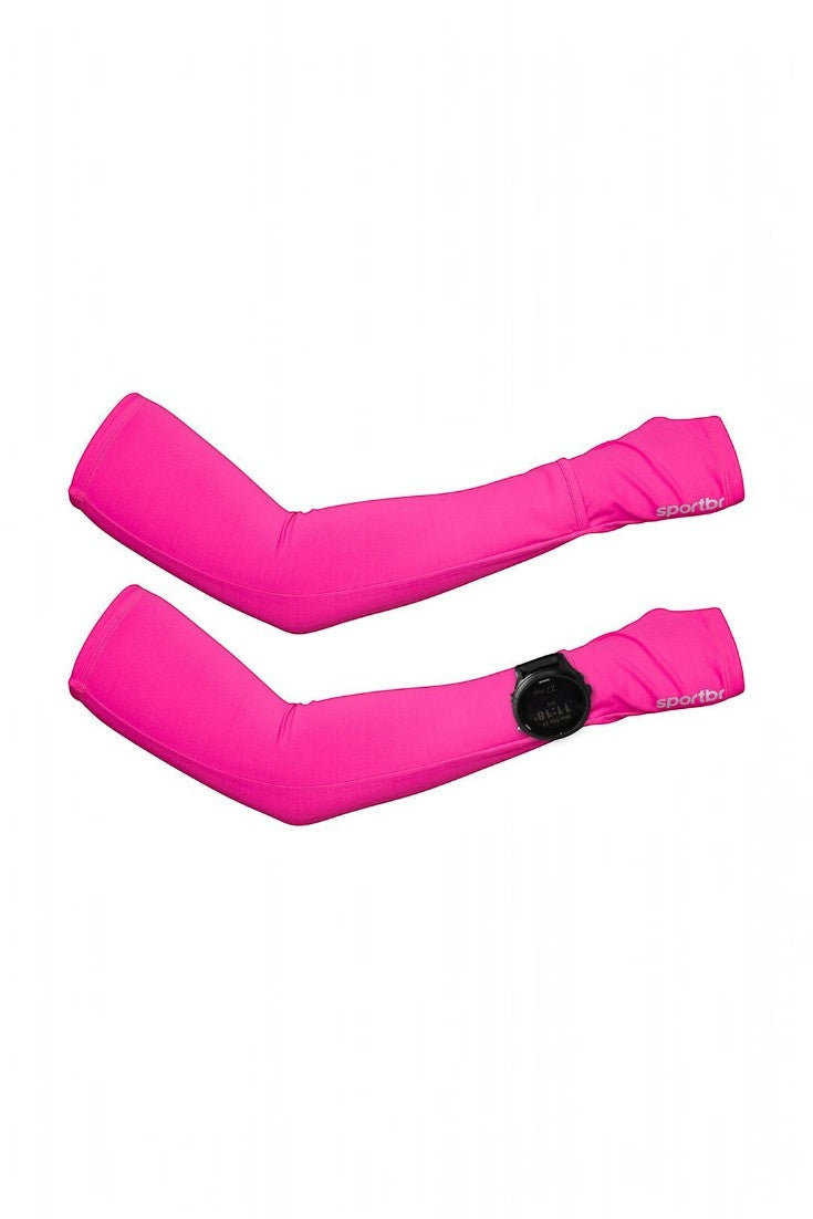 Par de manguitos esportivos SPORTBR na cor rosa pink com abertura estratégica para relógio e logo refletivo.