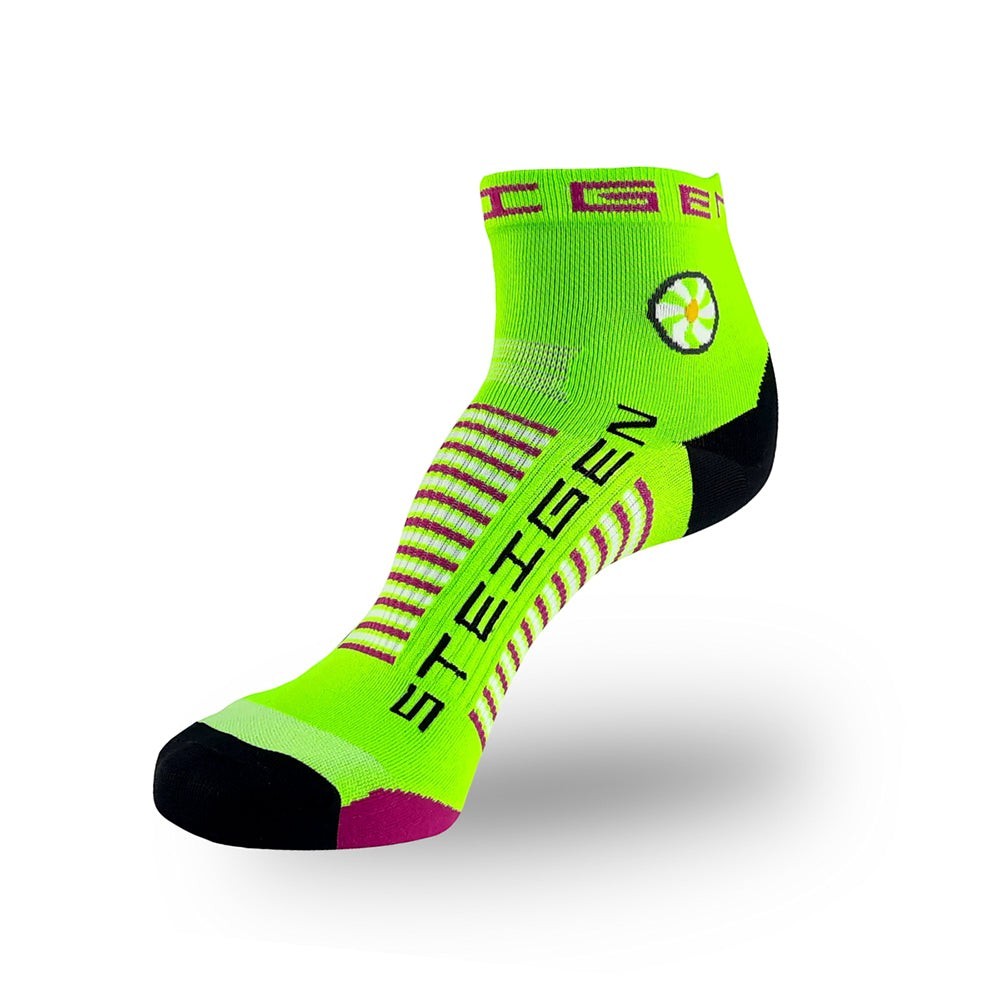 Meia cano baixo Steigen Fluro Green em nylon e lycra com amortecimento e ventilação.