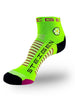 Meia cano baixo Steigen Fluro Green em nylon e lycra com amortecimento e ventilação.