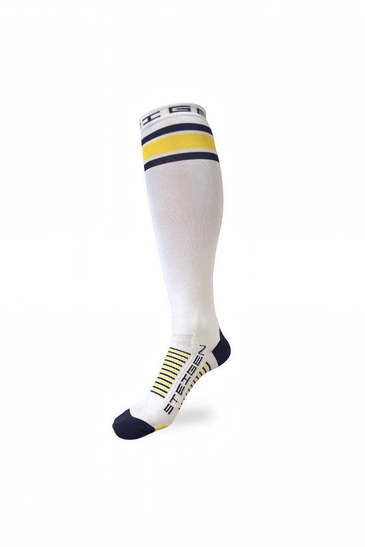 Meia esportiva de cano inteiro SPORTBR na cor branca com detalhes em azul e amarelo, design técnico sem costura