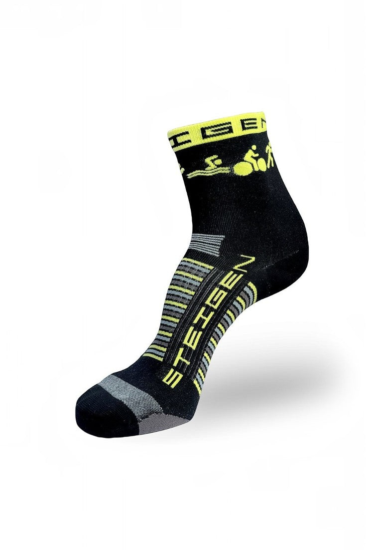 Meia esportiva SPORTBR Steigen preta com detalhes em amarelo neon, design para triathlon e tecido respirável.