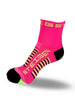 Meia infantil cano baixo rosa neon da SPORTBR com detalhes em preto e verde neon, tecnologia anti bolhas.