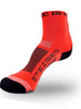 Meia Steigen cano médio Fluro Red, com logo Steigen em preto e detalhes em preto e cinza. Tecido respirável.