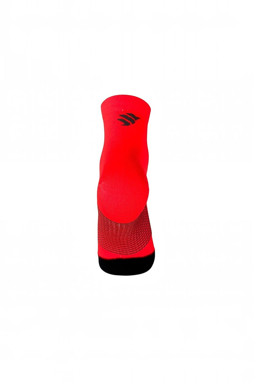 Meia de corrida SPORTBR Steigen cano baixo na cor vermelho neon com detalhe preto no calcanhar e logo da marca