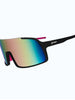 Óculos de sol Goodr pretos com lentes espelhadas multicoloridas e detalhes em rosa, ideais para corrida.