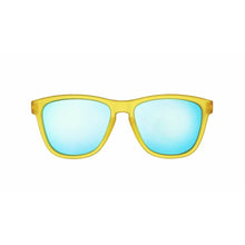 Óculos de sol Goodr Swedish Meatball Hangover amarelos com lentes azuis espelhadas polarizadas.