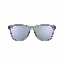 Óculos de sol cinza fosco SPORTBR Festa 100 Fim São Silvestre com lentes espelhadas polarizadas.