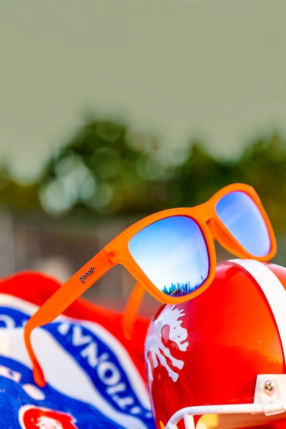 Óculos de sol SPORTBR Goodr Donkey Goggles com armação laranja e lentes espelhadas azuis polarizadas para corrida