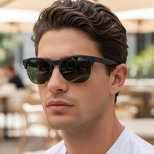 Óculos de sol SPORTBR Goodr Members Only Misfit pretos com lentes verdes polarizadas, ideais para corrida.