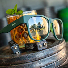 Óculos de sol Goodr Mint Julep Electroshocks verdes, grandes, com lentes espelhadas polarizadas e proteção UVA UVB.
