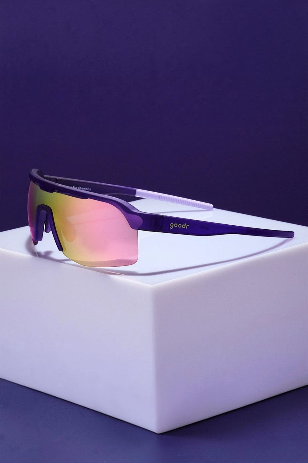 Óculos de sol SPORTBR Goodr Tentacle Tag Champion com armação roxa e lentes espelhadas rosa para corrida