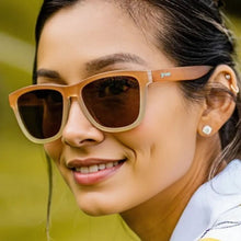 Óculos de sol Goodr Three Parts Tee marrom com armação degradê e lentes polarizadas, ideais para corrida.