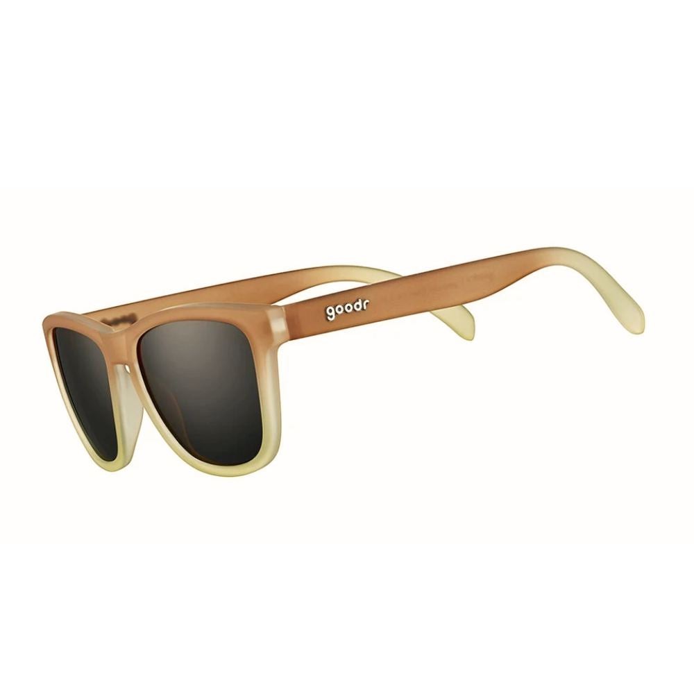 Óculos de sol Goodr Three Parts Tee marrom degradê com lentes polarizadas marrons e proteção UV400.