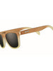 Óculos de sol Goodr Three Parts Tee marrom degradê com lentes polarizadas marrons e proteção UV400.