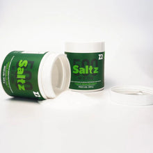SPORTBR Pote Saltz 500 Z2 300g, bebida fortificada com eletrólitos e sabor água de coco. Pó branco fino.
