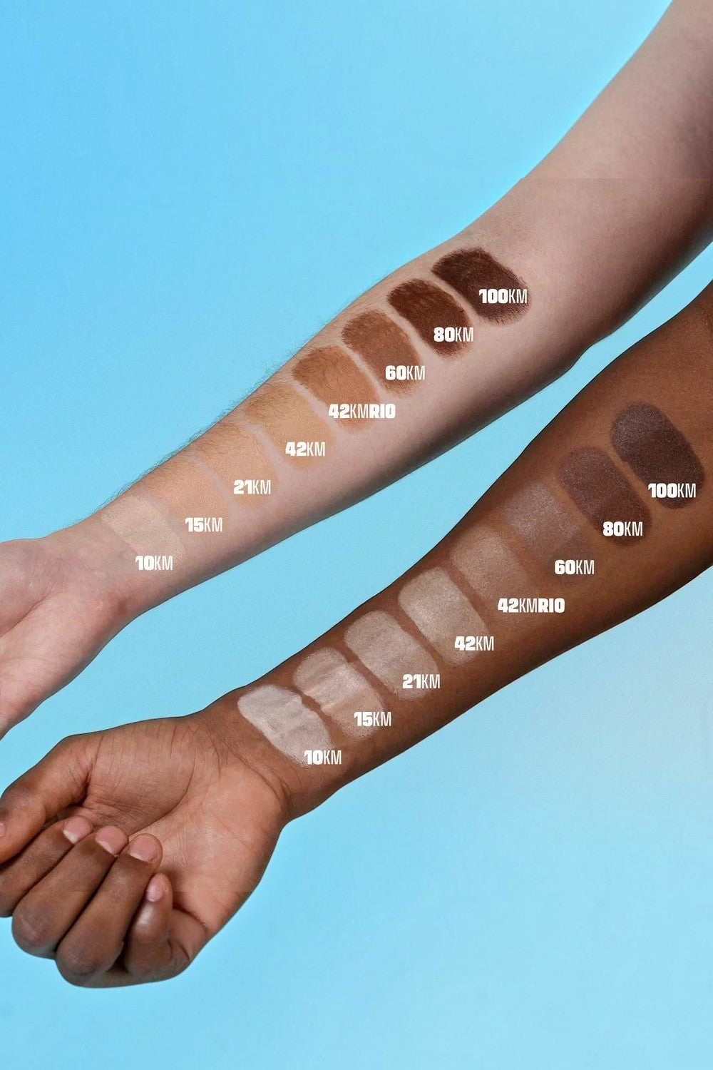 Amostras de cores do protetor solar Pink Cheeks SPORTBR em dois tons de pele, exibindo a variação de tonalidades 42km