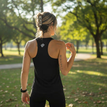 Regata preta de corrida feminina SPORTBR AirMesh Run Free, ultraleve e respirável, com detalhes refletivos.