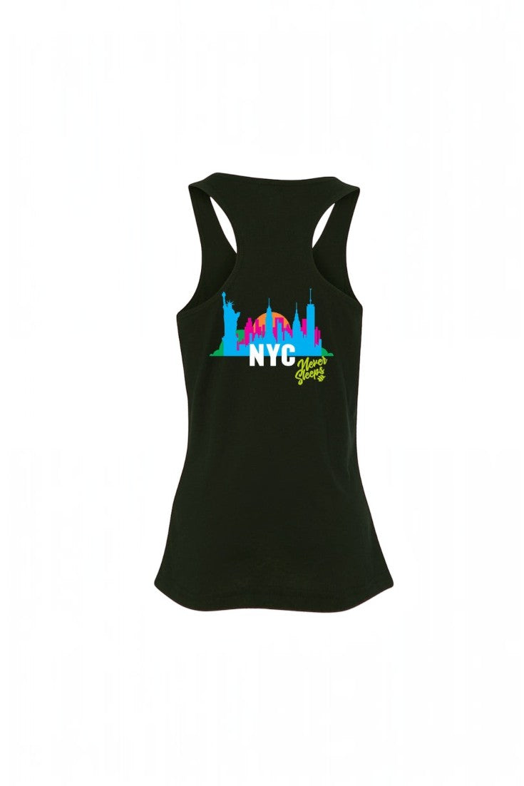 Regata feminina preta SPORTBR com estampa colorida do skyline de Nova York e texto NYC Never Sleeps nas costas