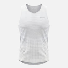 Regata masculina branca SPORTBR AirMesh para corrida com tecido respirável, corte a laser e detalhes refletivos.