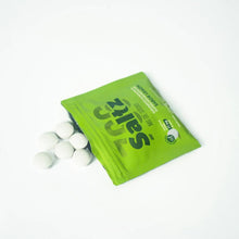 Sachê Saltz Pastilha Z2 13g sabor Lemon da SPORTBR, com 7 pastilhas brancas ao lado.