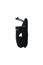 Suporte de neoprene preto para garrafa de hidratação Fitletic com detalhe refletivo para cinto de corrida