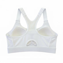 Top esportivo branco SPORTBR com bojo fixo e alças reguláveis, ideal para alta sustentação em treinos.
